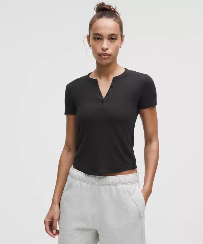 Hold Tights Short-Sleeve Henley