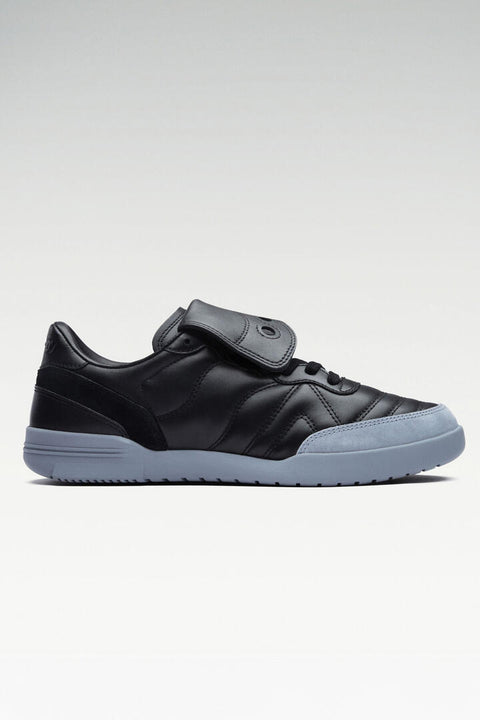 586i S Black