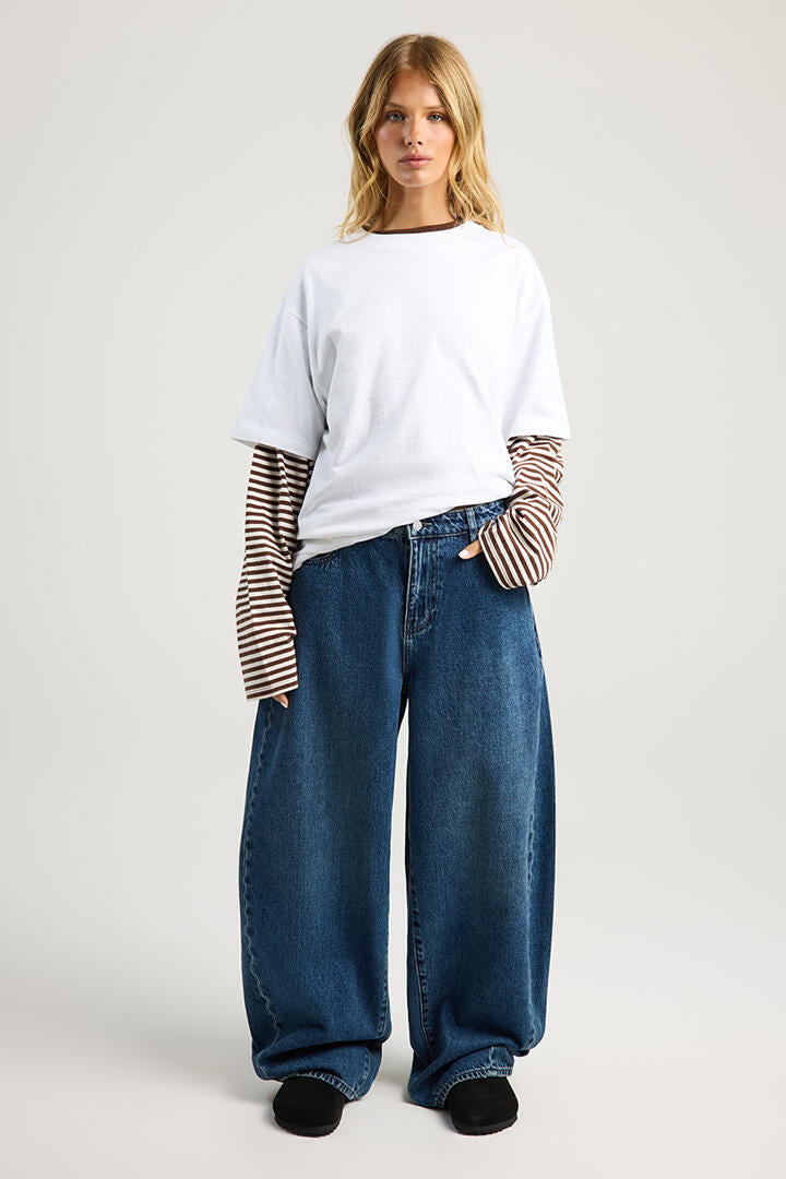 Ode Low Rise Super Barrel Leg Jean Mid Denim Wash